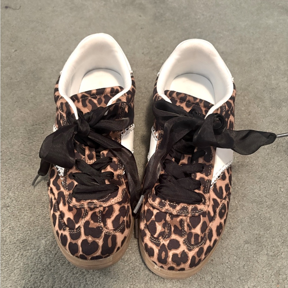 Universal Thread Spencer Leopard Print Sneakers - image 3